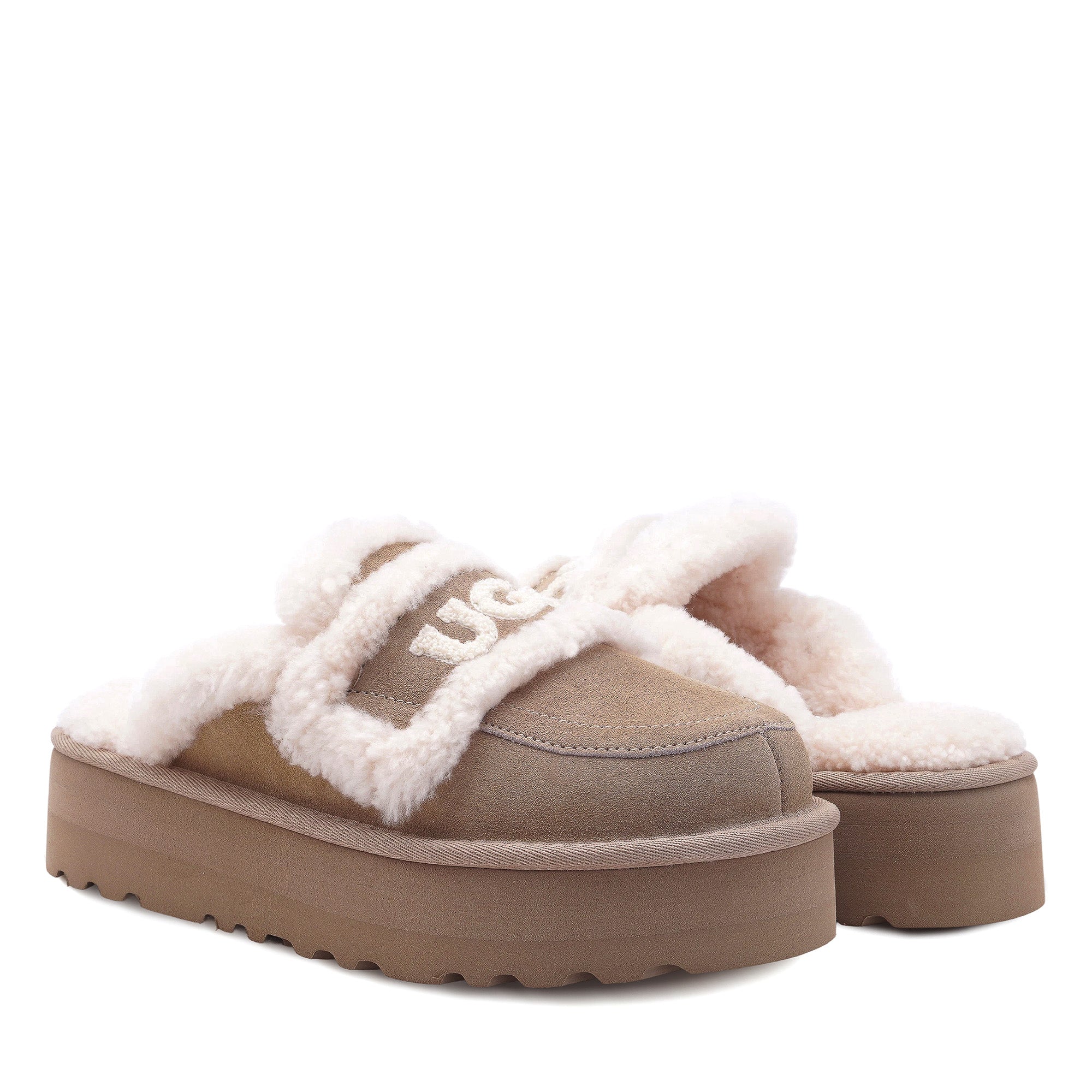 Logo Shearling Platform Uggs (DETACHABLE FEATURE)